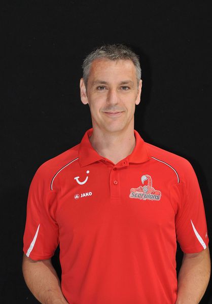 Mannschaft2011   004.jpg - DEL Club Hannover Scorpions Hannover Team 2011-2012Dave Dale  Physiotherapeut